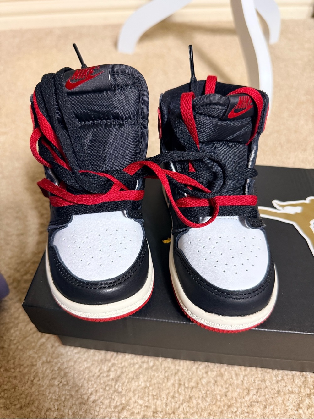 Jordan 1 Retro Kids Black, White & Red High-Top Sneakers kids size 7C new